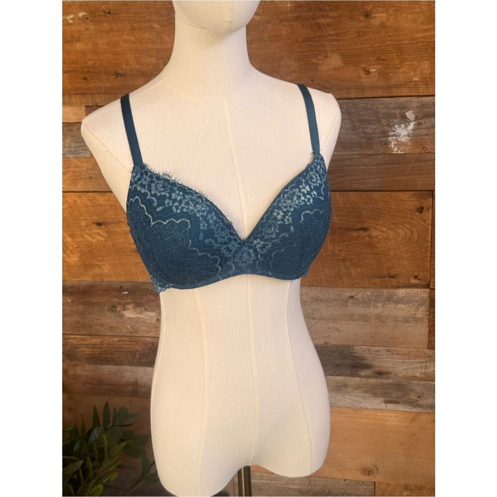 Victoria's Secret Dream Angels Teal Metallic Wireless Bra Size 38B Lace Detail.